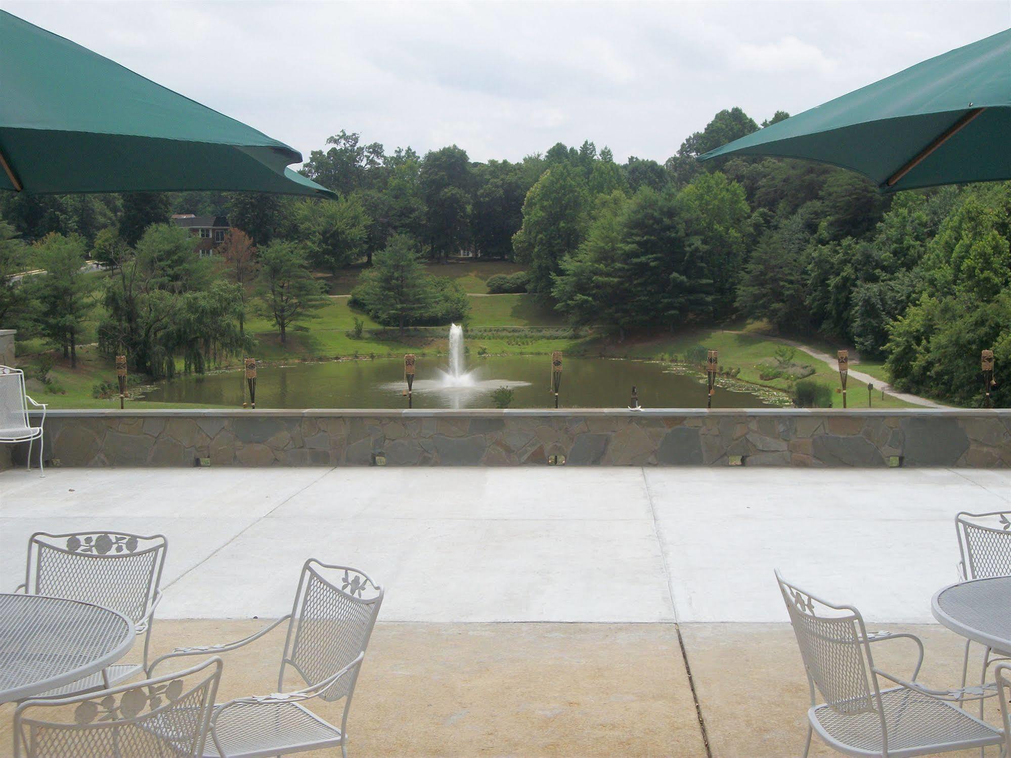 Capital Plaza Hotel Clinton Exterior photo